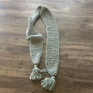 Chunky Knit Scarf with Tassels